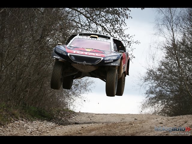 Vidéo 360° de Stéphane Peterhansel et le Peugeot 2008 DKR16