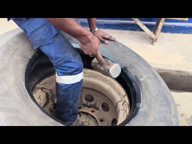 Master Mechanic Shares Top Tips for Manual Tire Changing!