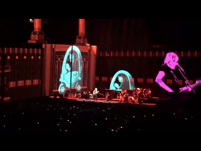 Roger Waters - Pigs (Three Different Ones) 7-28-2017 Chicago, IL