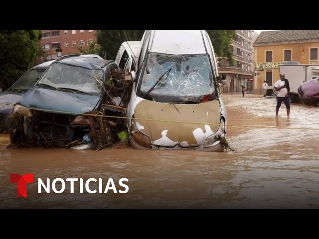 Inundaciones repentinas en Valencia, España, dejan al menos 63 muertos | Noticias Telemundo