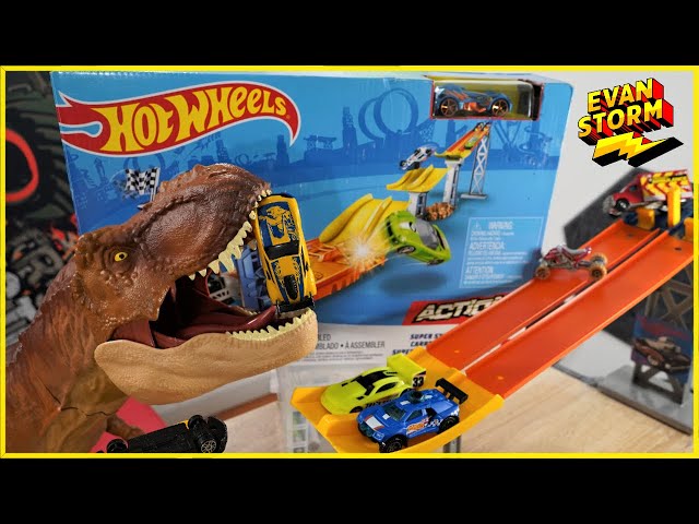 Learning To Build with Hot Wheels Super Start Jump Race Play Set