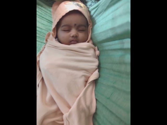 Urulaikilangu chellakutty enga pochu? #cutebaby #babygirlsong #trendingreactions #babygirll #cute