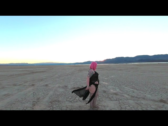 VR Behind The Scenes Footage from Desert Photo Shoot featuring Model Princess Dandy