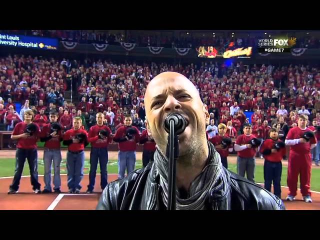 2011/10/28 Daughtry sings national anthem