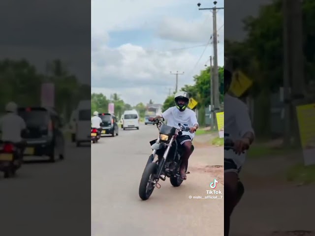 Kawasaki D tracker ...මෙවා ඉතින් මාල කඩන්න තමයි හොද......🥵🥵🥵#srilanka #bike #wrx #ct100