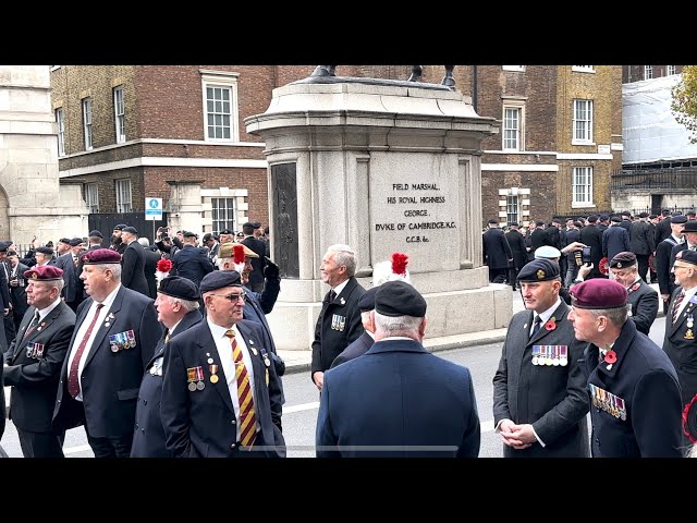 CROWDS AMAZED BY GATHERING OF VETERANS!