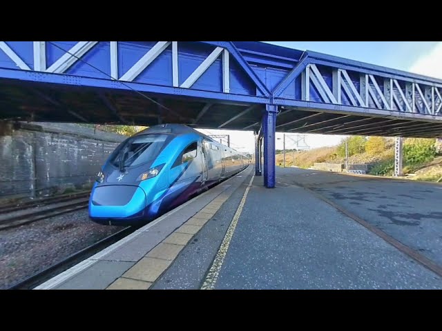 Transpennine Nova arrives at Carstairs on 2021-10-25 at 1550 in VR180