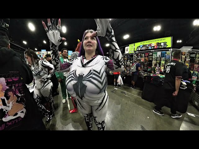 Welcome to Comic-Con LA WITH THE Cosplayers Unboxing at Beach Korn Preview