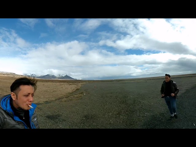 Iceland in 360 - Topping up gas in the middle of nowhere