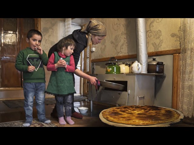 Life in the RUSSIAN southernmost village. Сooking Lezgin national meat cake and khinkal