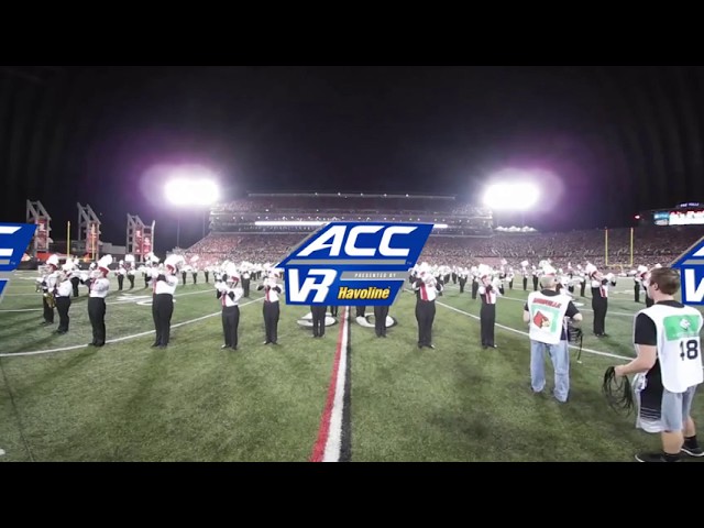 Louisville: Marching Cards Perform