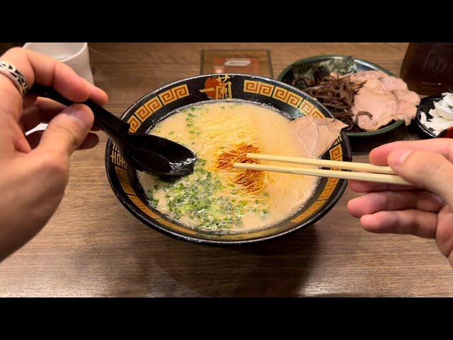 Eating at The Most Famous Vending Machine Ramen in Japan / Ichiran Ramen 🍜 🇯🇵