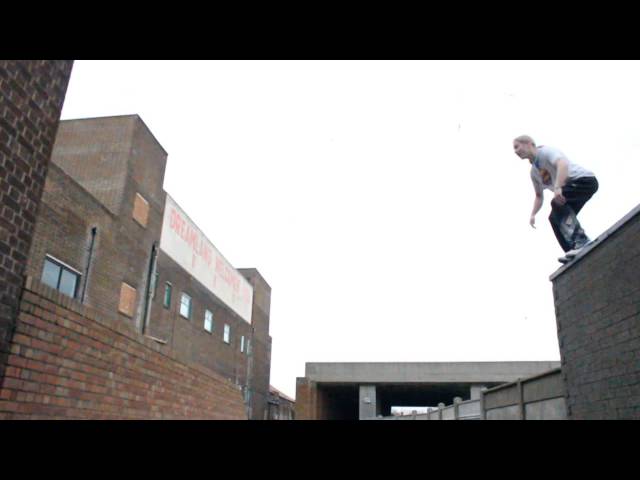 Failing. Again. | Huge Cat Leap | Failed Jump from Roof to Wall - Parkour/Freerunning