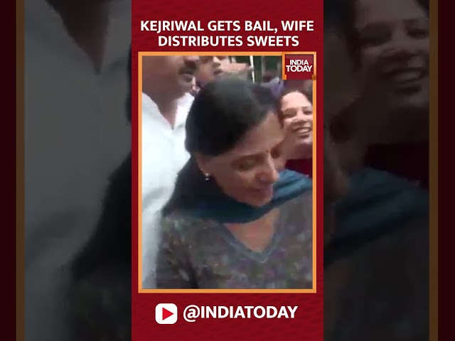 Delhi CM Arvind Kejriwal's Wife Sunita Kejriwal Distribute Sweets To Celebrate Kejriwal's Bail