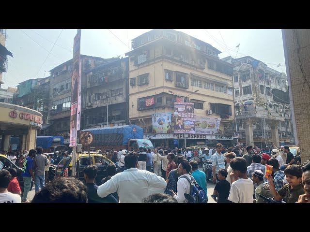 Munawar Faruqui Roadshow with Huge Crowd LIVE from Dongri | Finally Trophy Dongri Aa Gayi