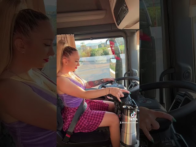 Hey sexy lady 🫦 #truck #driver #girl 👸