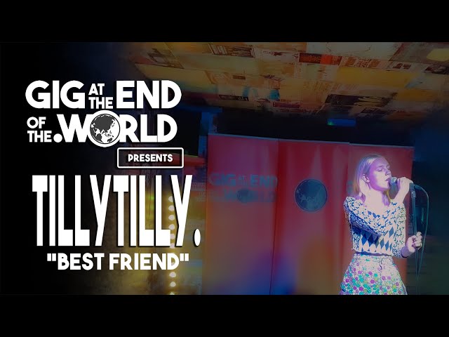 Tillytilly BEST FRIEND 180 3D VR live music experience.