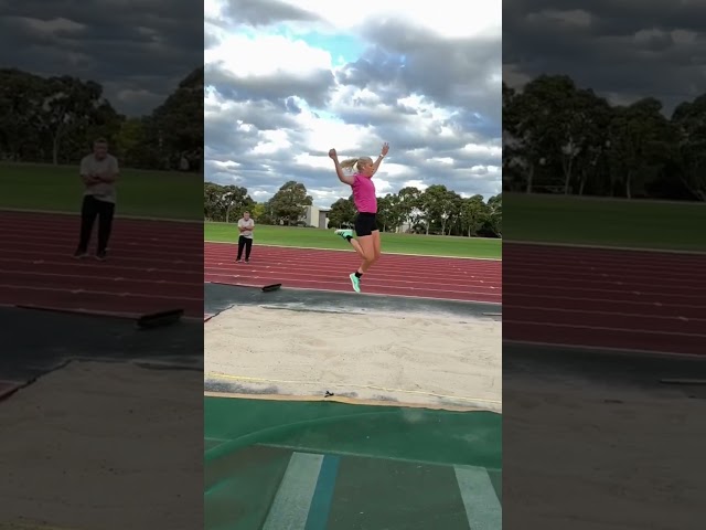 Stride jump training 🔥 | 📹: (TT) Brookeuschkuehl #Olympics