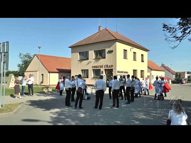 Vinobraní v Lužicích potěšilo občany obce postižené tornádem