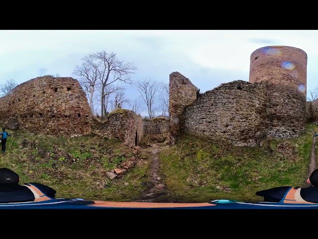 Zřícenina hradu Valdek - Ruins of Valdek Castle