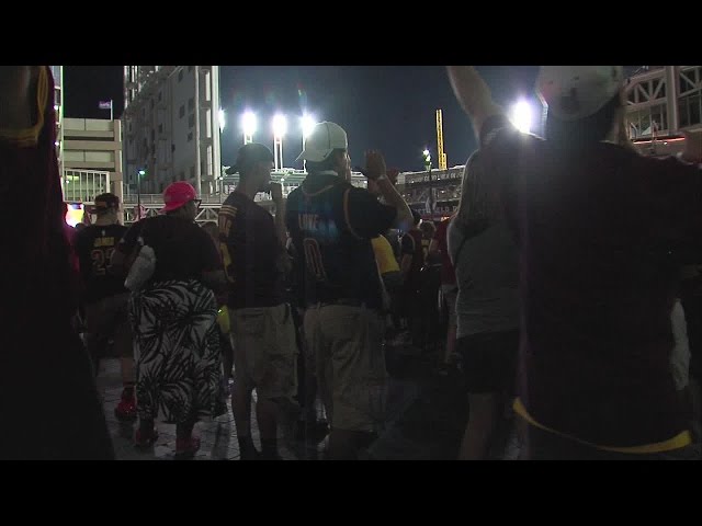 newsnet5.com captures moment fans see Cavs win championship title