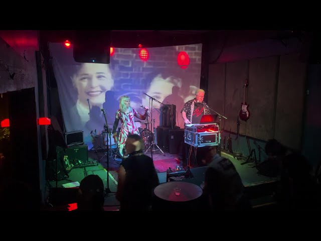 WXYZ (Linda XYZ) live at The Ivy Room in Albany, California on 31 Aug 2024 (Left 4K)