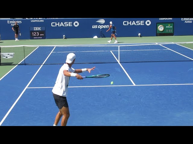 Holger Rune's Reaction When Karen Khachanov Tries to Hit Him at Practice