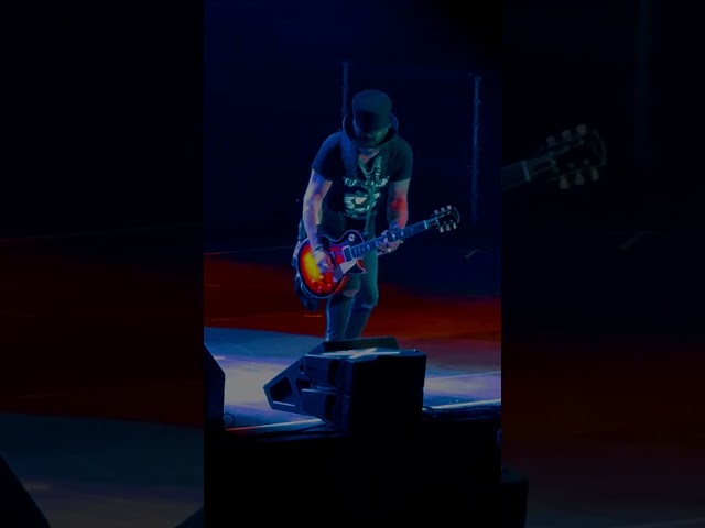 Slash with 'Wicked Stone' Extended Guitar Solo in K.B. Hallen Copenhagen 2024