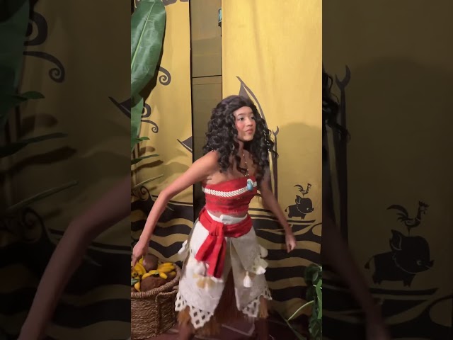 Learning To CHEE HOO With Moana At Disney World! #disney #moana #disneyworld