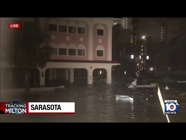 Storm surge moves into Sarasota as Hurricane Milton passes over