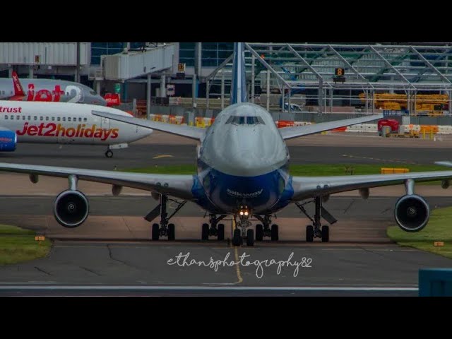 Silkway west cargo Boeing 747 4K-SW888 holding