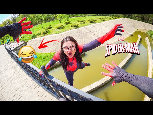 SPIDER MAN ESCAPING ANGRY SPIDER MOM IN REAL LIFE PART 3 @upgirl ( Action parkour pov chase )