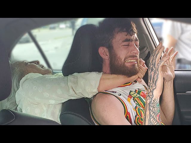 Psycho Woman Chokes Out Uber Driver