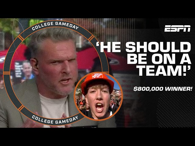 'HE SHOULD BE ON SOMEBODY'S TEAM' 🗣️ College GameDay crew reacts to EPIC FG 🔥