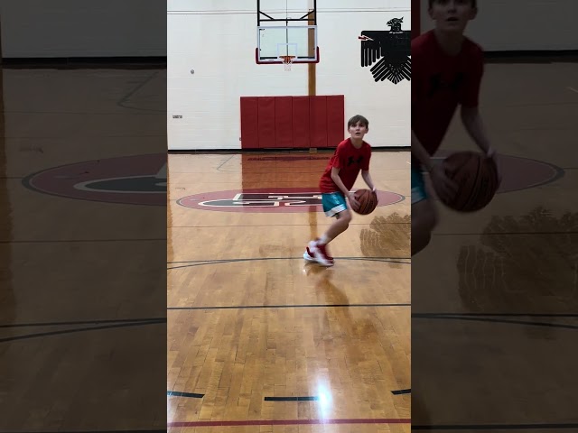 Just some freestyle dribbling on this Sunday! #basketball #ballislife #aau #family #gymrats