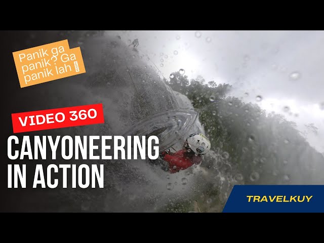 Canyoneering in Action. Kalau Dilihat Seperti Main Hujan, Tapi Ga Tau Kan Kalo Deg-degan...