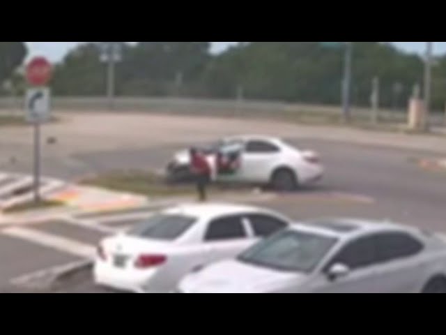 Video shows murder suspect crash, bail out in southwest Miami-Dade