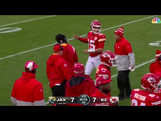 Patrick Mahomes playing while INJURED