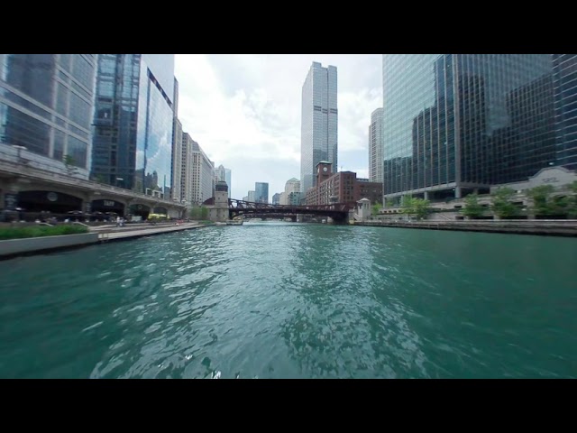 180vrChicago River2