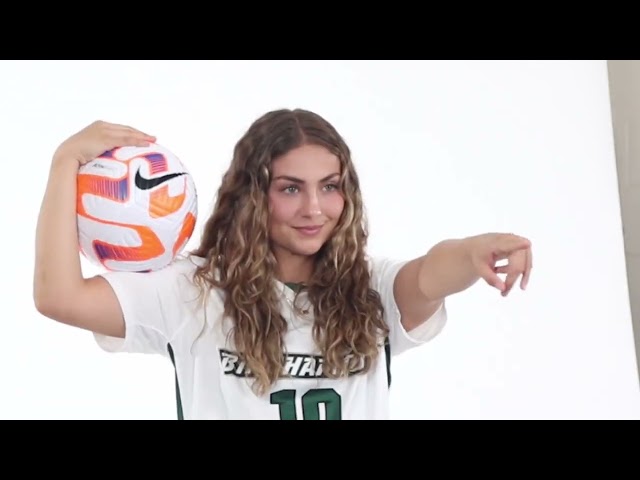 2023 Women's Soccer Photo Day Behind The Scenes