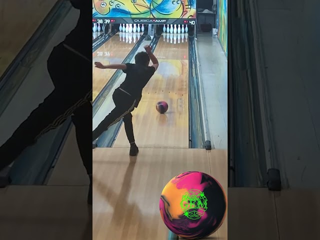 Two-Handed Bowling: Roto Grip Magic Gem looks great!!🔥🔥🔥#2handedbowling  #stormnation #tenpinbowling