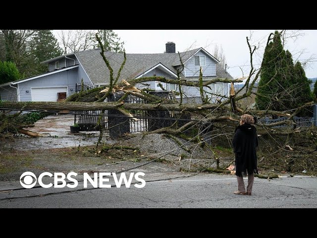 Violent bomb cyclone turns deadly as it moves east