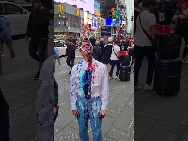 Times Square 🤣 What's Going On New York #shorts