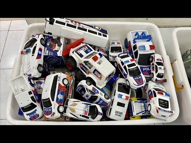 Mobil Mobilan Polisi, Collection Of Police Car Toys, Keranjang Penuh Mobil Polisi