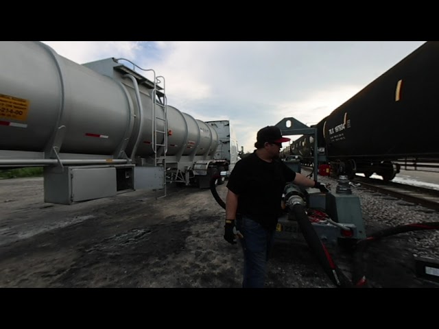 VR 180 Texas transloading from rail car to truck IWC oil part 1/3