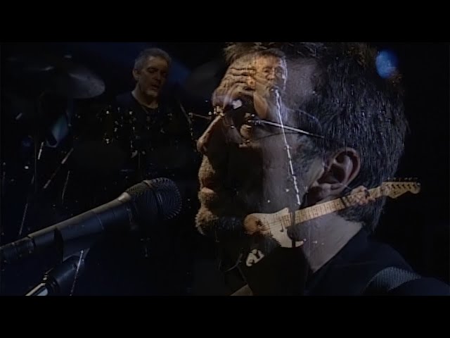 Eric Clapton - Wonderful Tonight [Official Live]