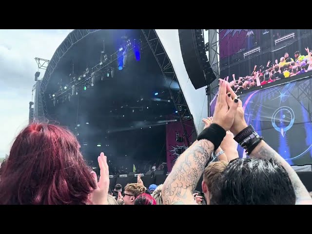 HANABIE Performing お先に失礼します (Pardon Me, I Have To Go Now) at Download Festival 2024