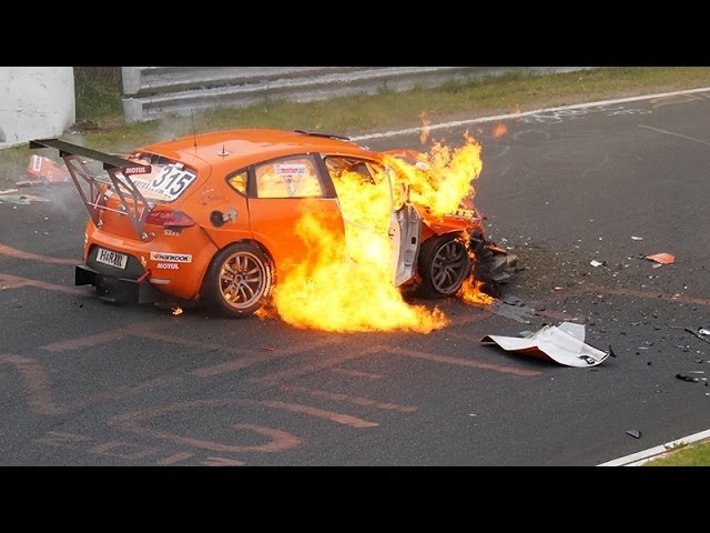 Nürburgring Nordschleife VLN Lauf 3 2014 Crash car catching fire