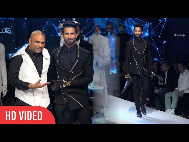 Shahid Kapoor Ramp Walk | GQ Fashion Nights 2017 | Van Heusen+GQ Fashion Nights 2017