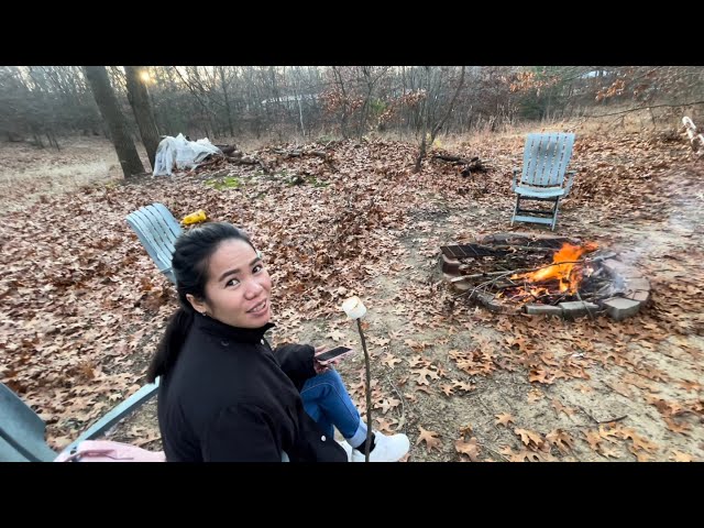 Reche’s first time roasting marshmallows over a fire + chocolate filled banana over a fire 🔥